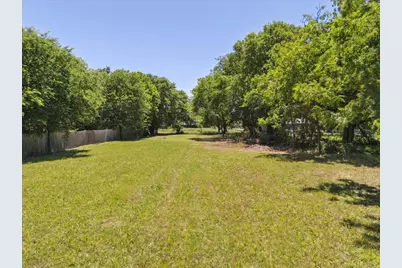 325 E Belt Line Road, Wilmer, TX 75172 - Photo 2