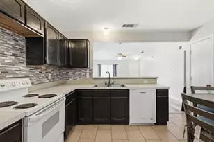 3919 Queens Ct, Garland, TX 75043 - Photo 6