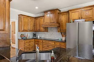 6300 Bellevue Ct, Granbury, TX 76049 - Photo 12