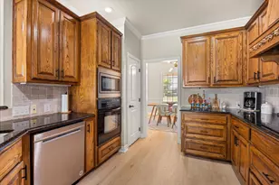 6300 Bellevue Ct, Granbury, TX 76049 - Photo 14