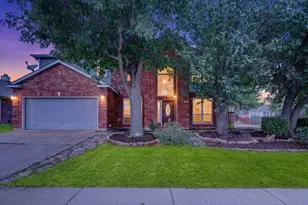 211 Milton Dr, Arlington, TX 76002 - Photo 1