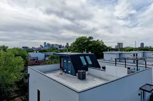 183 S Prairie Ave, Dallas, TX 75226 - Photo 2