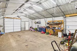 409 N Elm St, Frankston, TX 75763 - Photo 32