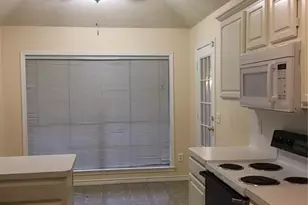 2127 Dover Dr, Carrollton, TX 75006 - Photo 2