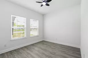 2611 Hunting Dr, Fort Worth, TX 76119 - Photo 2