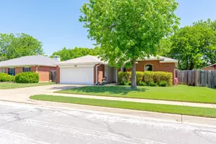 6716 Brookdale Dr, Watauga, TX 76148 - Photo 2