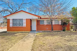 1701 Warren Ln, Fort Worth, TX 76112 - Photo 2