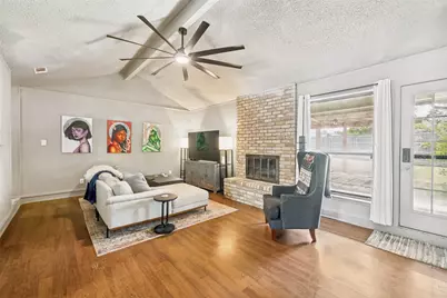 2204 Park Springs Court, Arlington, TX 76013 - Photo 4