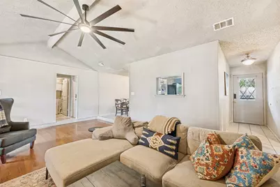 2204 Park Springs Court, Arlington, TX 76013 - Photo 6