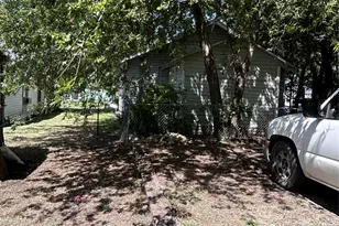 615 S Throckmorton St, Sherman, TX 75090 - Photo 26