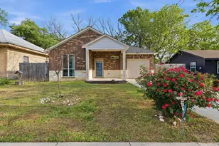 707 E College St, Terrell, TX 75160 - Photo 2