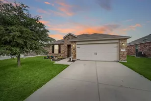 1709 Waggoner Dr, Aubrey, TX 76227 - Photo 2