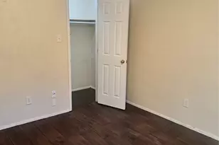 2301 Holly Dr, Euless, TX 76039 - Photo 8