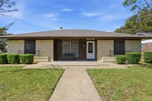 1910 Green Meadow Ct, Arlington, TX 76013 - Photo 2
