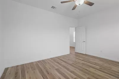 311 N Helton Street, Randolph, TX 75475 - Photo 4