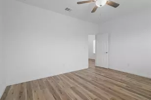 311 N Helton St, Randolph, TX 75475 - Photo 4