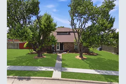 1920 Avignon Court, Carrollton, TX 75007 - Photo 32