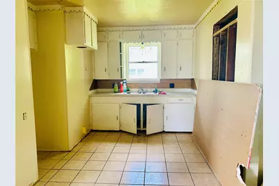 202 N 1st Street, Point, TX 75472 - Photo 4