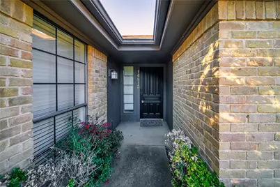 14813 Sopras Circle, Addison, TX 75001 - Photo 6