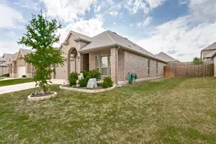 2921 Cerro Ranch Rd, Aubrey, TX 76227 - Photo 2