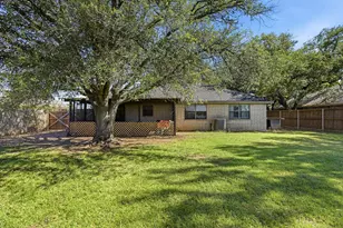 4041 Country Meadows Cir, Granbury, TX 76049 - Photo 20