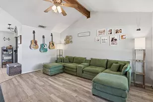 4041 Country Meadows Cir, Granbury, TX 76049 - Photo 4