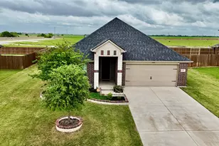 692 Avalon Dr, Waxahachie, TX 75165 - Photo 1