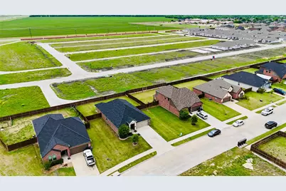 692 Avalon Drive, Waxahachie, TX 75165 - Photo 2