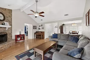 932 Freestone Dr, Arlington, TX 76017 - Photo 8