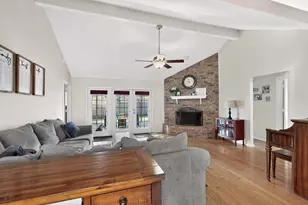 932 Freestone Dr, Arlington, TX 76017 - Photo 4