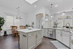 109 Diablo Dr, Burleson, TX 76028 - Photo 4