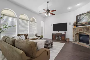 109 Diablo Dr, Burleson, TX 76028 - Photo 12