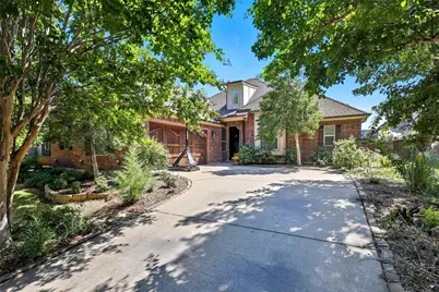 109 Diablo Drive, Burleson, TX 76028 - Photo 2