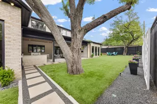 4028 Courtshire Dr, Dallas, TX 75229 - Photo 34
