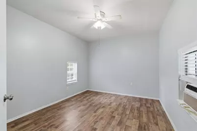 127 E Walker Street, Denison, TX 75021 - Photo 8