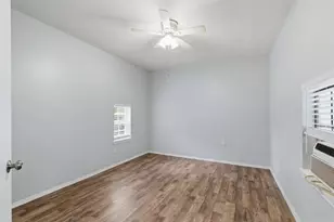 127 E Walker St, Denison, TX 75021 - Photo 8