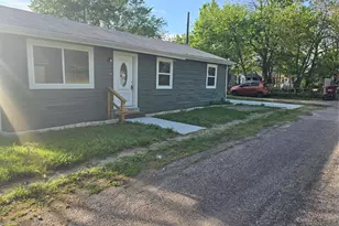 121 Windom St, Farmersville, TX 75442 - Photo 1