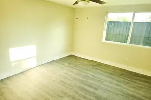 121 Windom St, Farmersville, TX 75442 - Photo 2