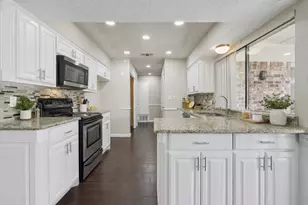 4613 Amherst Ln, Grand Prairie, TX 75052 - Photo 12