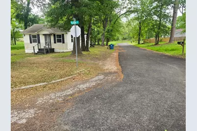 379 S Center Street, Gladewater, TX 75647 - Photo 24