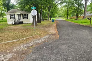 379 S Center St, Gladewater, TX 75647 - Photo 24