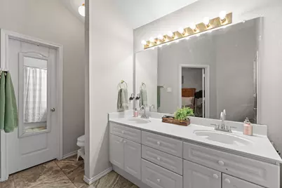 4804 Barberry Drive, Fort Worth, TX 76133 - Photo 14