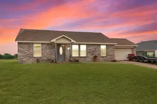 210 Hilltop Cir, Blue Ridge, TX 75424 - Photo 1