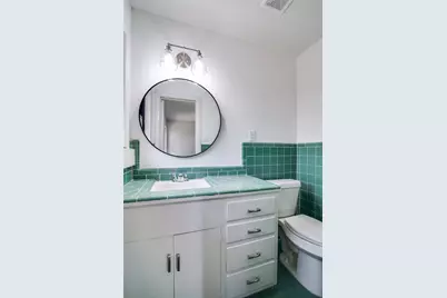 1018 W Avenue F, Garland, TX 75040 - Photo 22