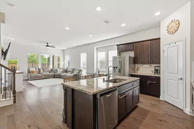 2109 Falcon Ridge Drive, Mansfield, TX 76063 - Photo 8