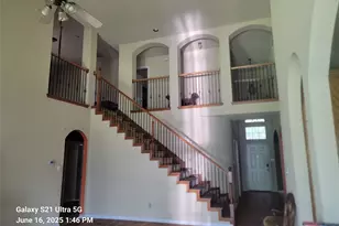 417 Silver Creek Dr, DeSoto, TX 75115 - Photo 2