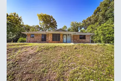 1112 Swanson Drive, Palestine, TX 75801 - Photo 1