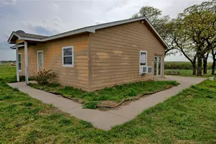 688 Alamo Rd, Montague, TX 76251 - Photo 2