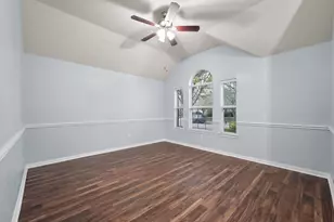 915 Seider Ln, Grand Prairie, TX 75052 - Photo 2