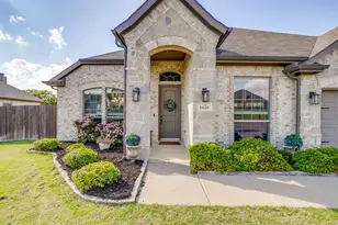 1616 Glade Meadows Dr, Burleson, TX 76058 - Photo 4